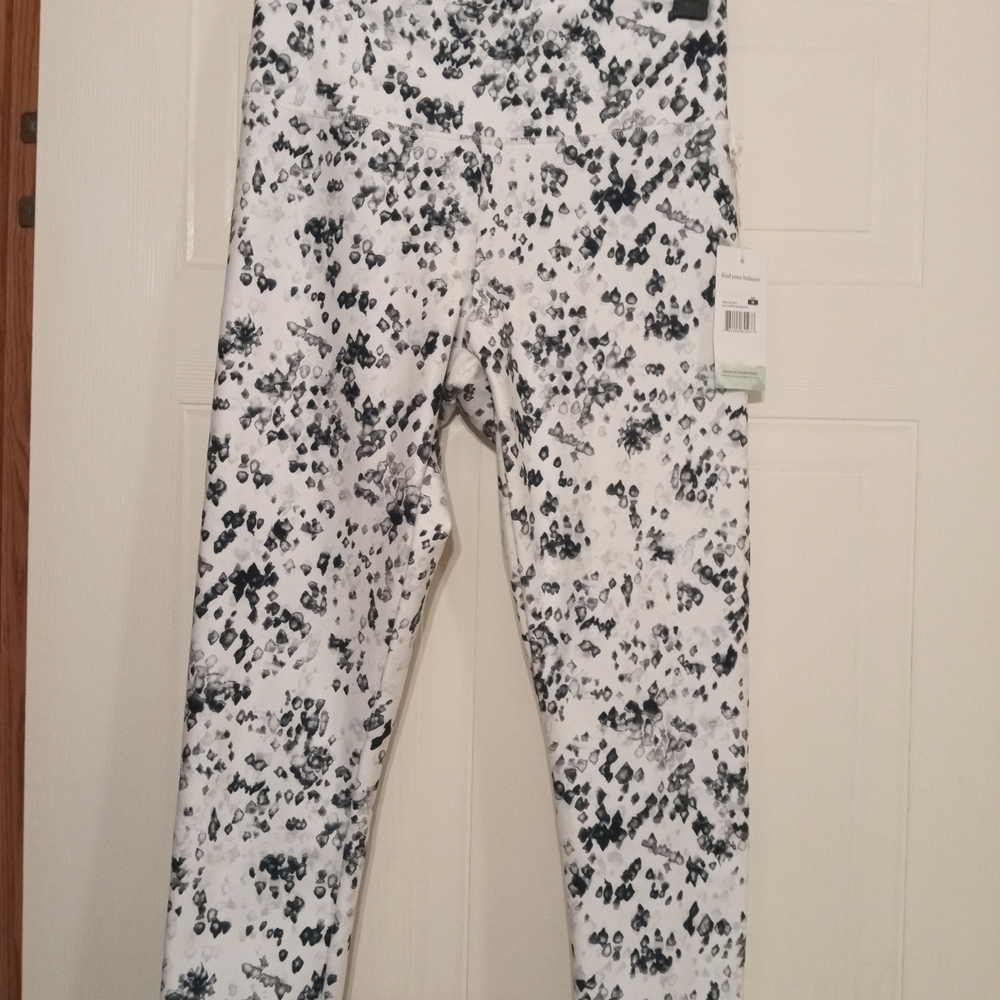 Black and White Patterned Leggings